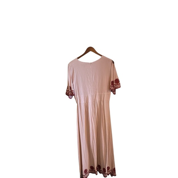 Lulus mauve pink & Burgundy embroidered  floral midi dress - Picture 7 of 12